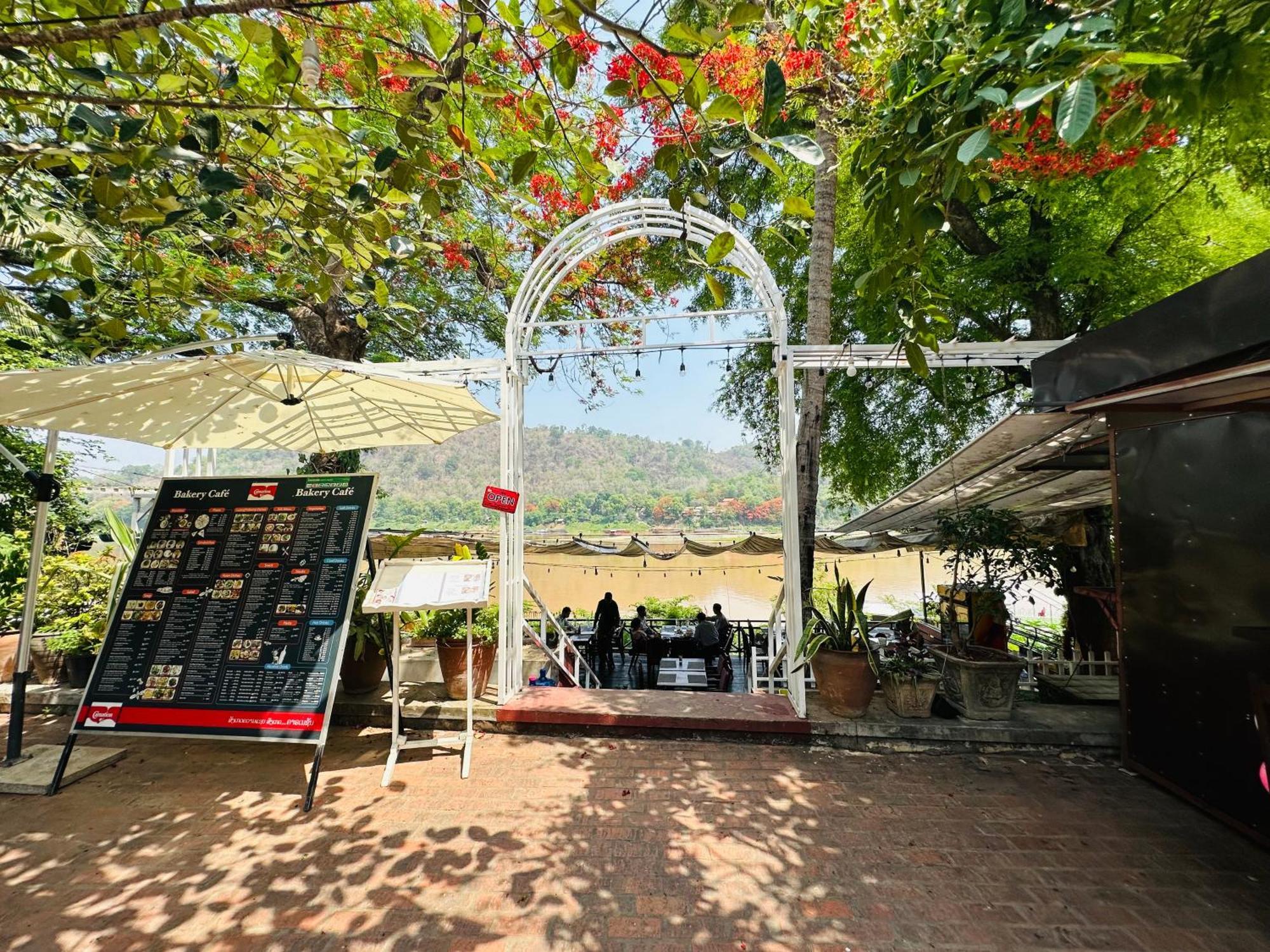 Villa Phonethip Mekong Riverside Luang Prabang Buitenkant foto